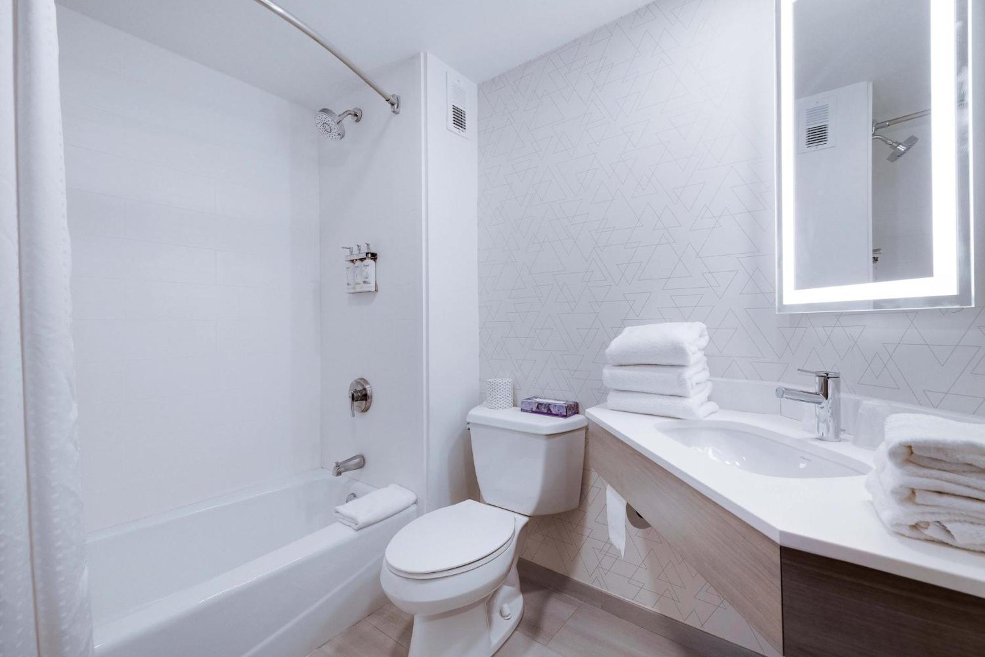 Holiday Inn Express Wilkes Barre East By Ihg Exteriör bild